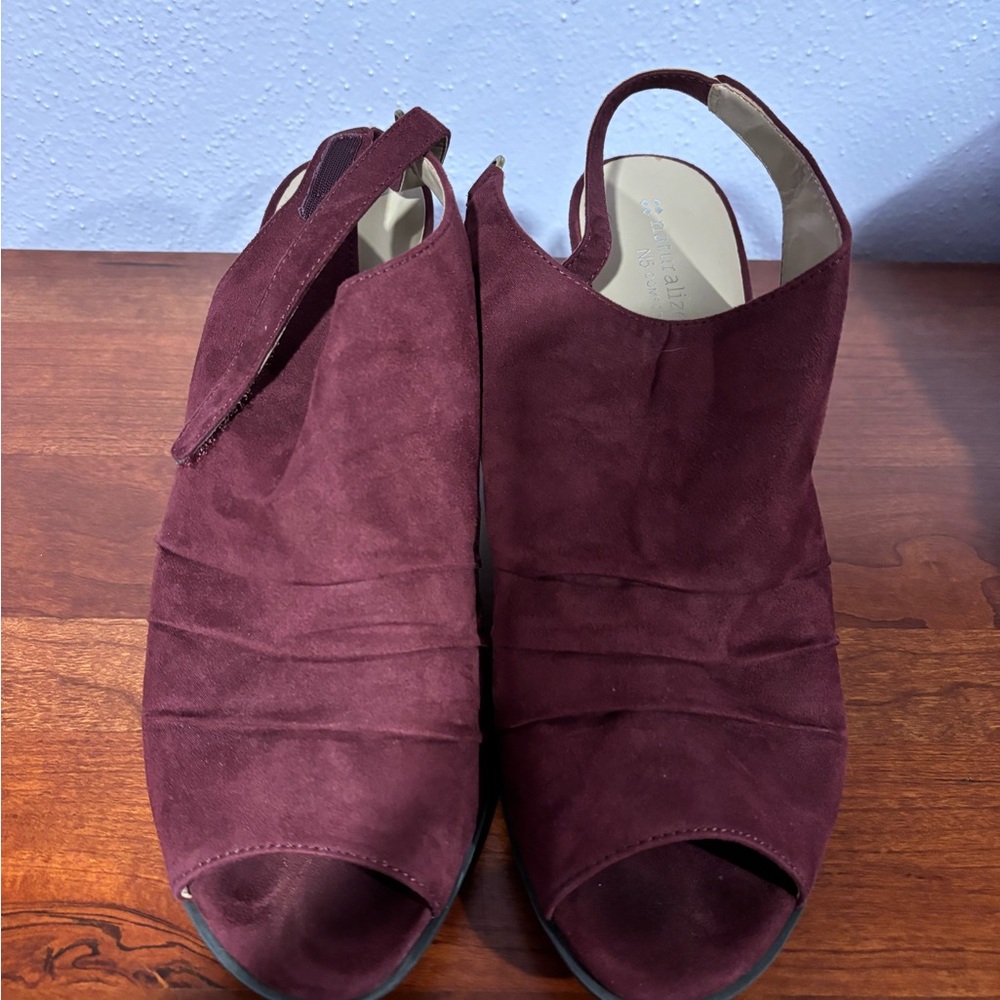 Naturalizer Women’s Burgundy Suede Open-Toe Heels